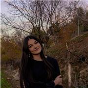 Soy una estudiante del grado de turismo. Doy clases particulares desde los 16 años, ahora mismo tengo 23 y he dado clases a niños desde primaria hasta bachillerato. 
Puedo ayudar con las mates hasta nivel de ESO, a partir de bachillerato puedo dar clases